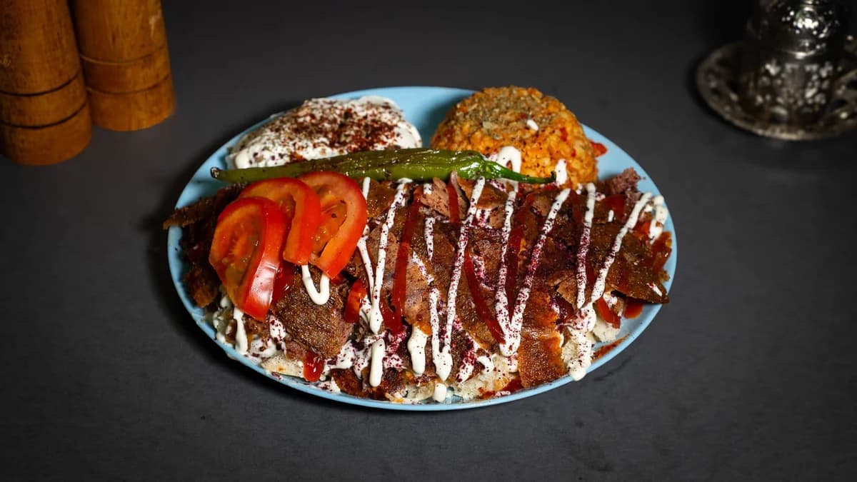 Iskender vită la farfurie
